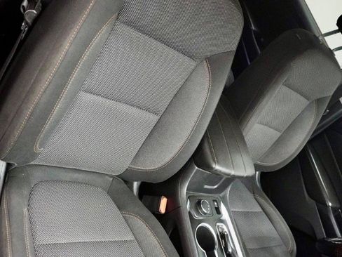 Used 2019 Chevrolet Traverse LT image 10