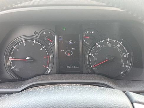 Used 2020 Toyota 4Runner SR5 AWD/4WD image 14