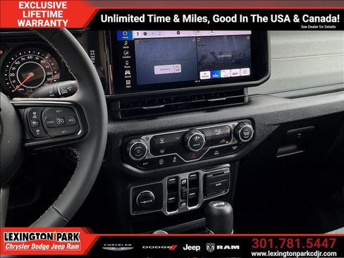Used 2025 Jeep Wrangler Unlimited Sport AWD/4WD image 9