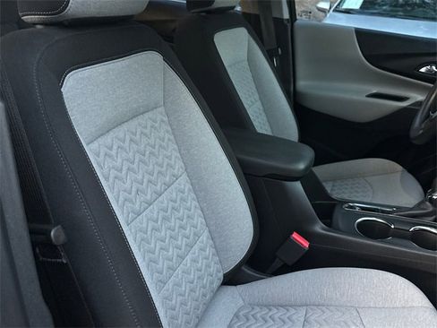 Used 2022 Chevrolet Equinox LS image 11