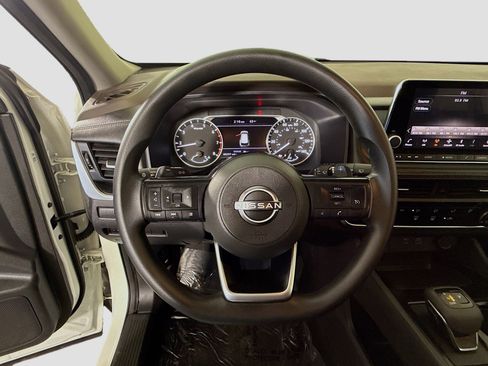 Used 2022 Nissan Rogue S image 13