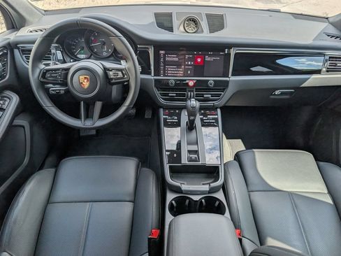 Certified 2026 Porsche Macan AWD/4WD image 11