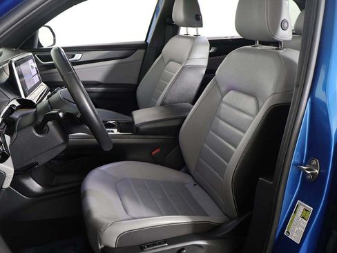Used 2024 Volkswagen Atlas Cross Sport SEL AWD/4WD image 28