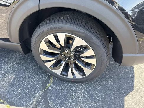New 2026 Ford Explorer Platinum w/ LUX Leather Package AWD/4WD image 5