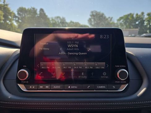 Used 2025 Nissan Rogue SV FWD image 26