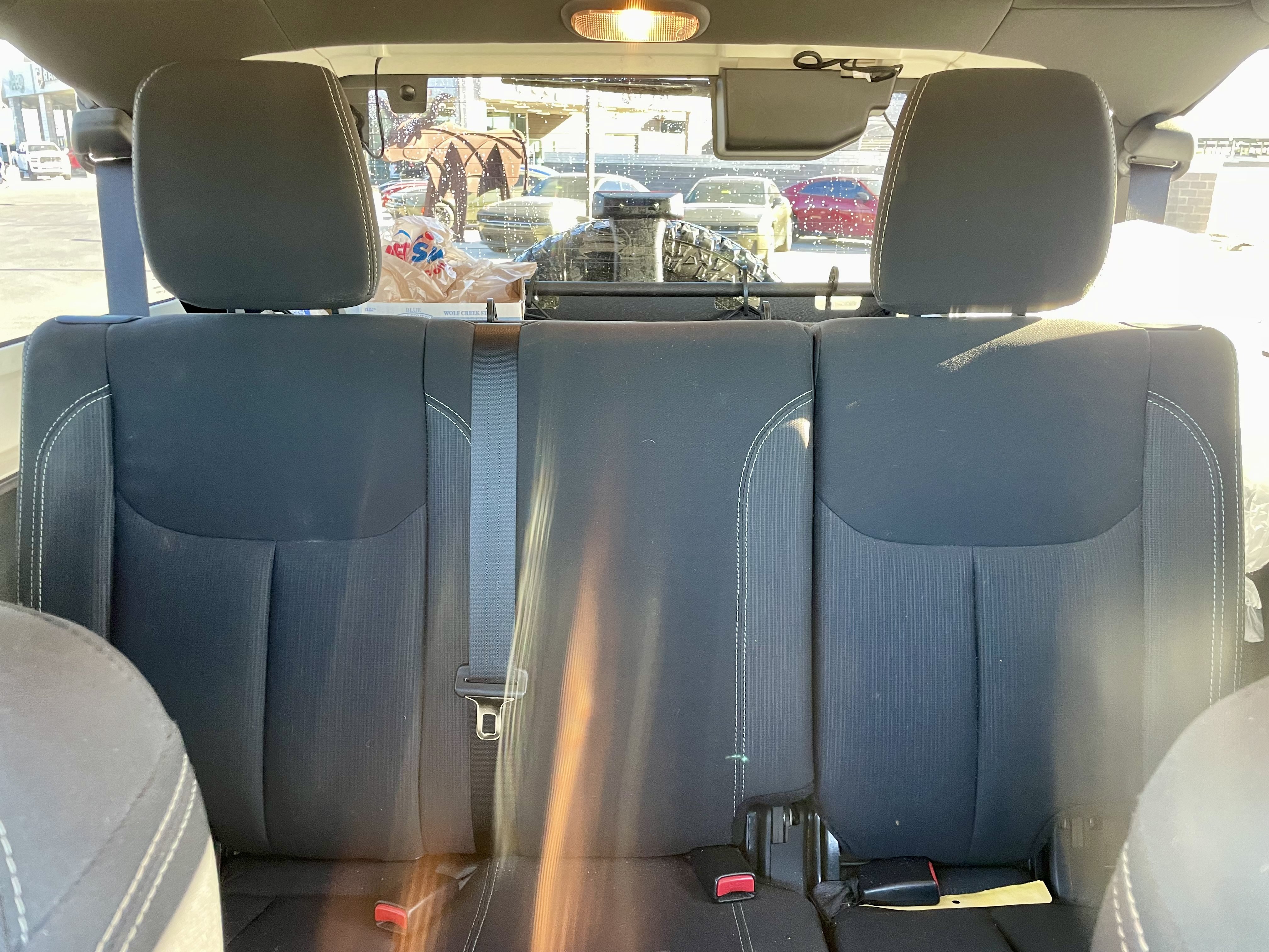 Used 2018 Jeep Wrangler Unlimited Sahara w/ Connectivity Group AWD/4WD image 19