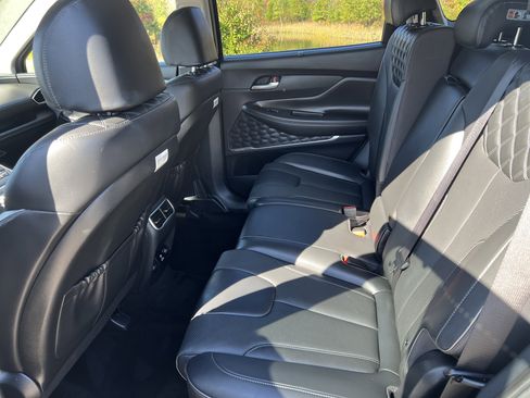 Used 2023 Hyundai Santa Fe Limited image 16