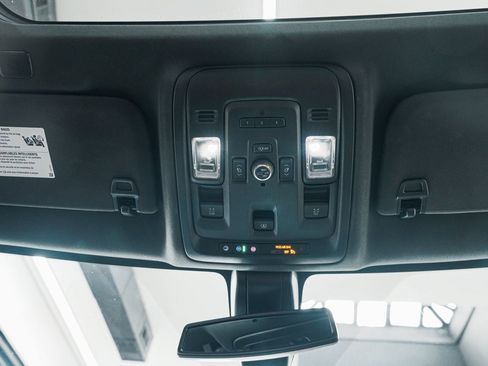 Used 2022 Chevrolet Suburban RST w/ Sport Performance Package image 41