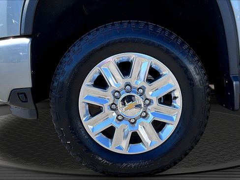 Used 2025 Chevrolet Silverado 2500 High Country w/ Technology Package AWD/4WD image 25