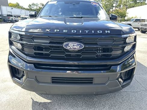 Certified 2025 Ford Expedition Active RWD image 9
