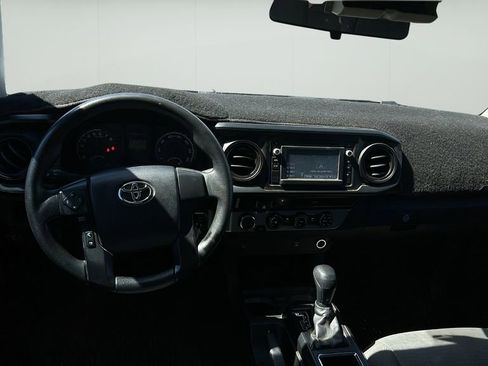 Used 2016 Toyota Tacoma SR w/ Towing Package image 9