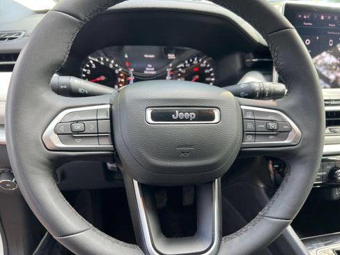 Used 2025 Jeep Compass Limited AWD/4WD image 28