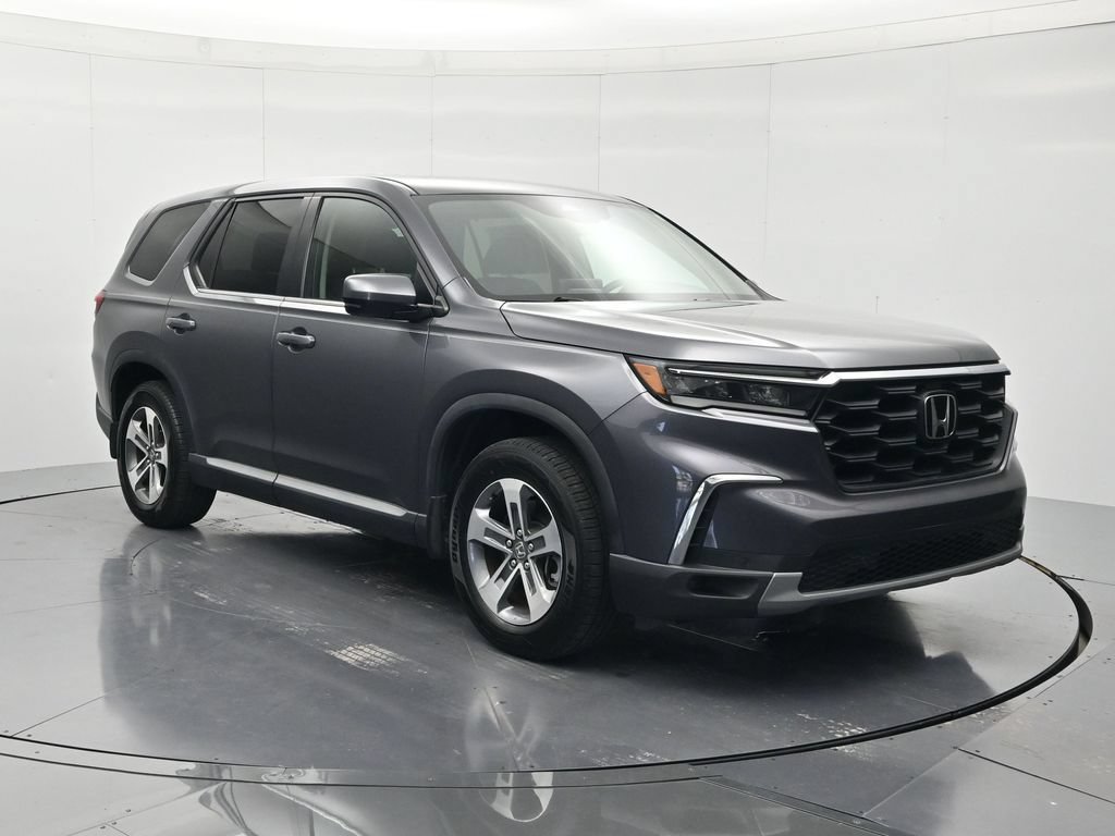Used 2025 Honda Pilot EX-L image 3