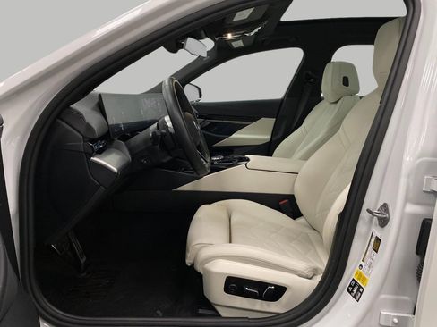 Certified 2024 BMW 530i xDrive w/ Executive Package image 31