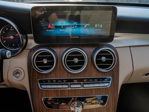 Used 2019 Mercedes-Benz C 300 Sedan image 20