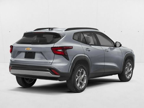 New 2026 Chevrolet Trax ACTIV FWD image 2