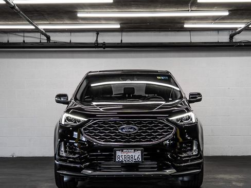 Used 2020 Ford Edge Titanium w/ Equipment Group 301A FWD image 8
