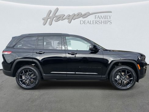 New 2025 Jeep Grand Cherokee Limited image 3