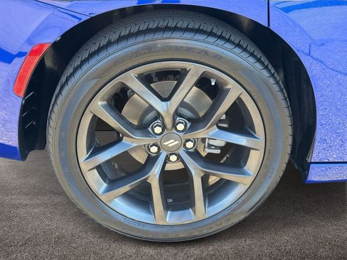 Used 2022 Dodge Charger SXT w/ Blacktop Package RWD image 9