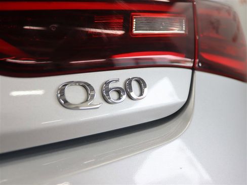 Used 2017 INFINITI Q60 3.0t w/ Premium Plus Package 3.0T image 6