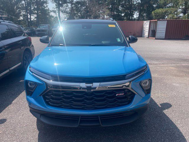 Used 2025 Chevrolet TrailBlazer RS w/ Convenience Package FWD image 2