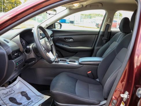 Used 2024 Nissan Sentra SV FWD image 7