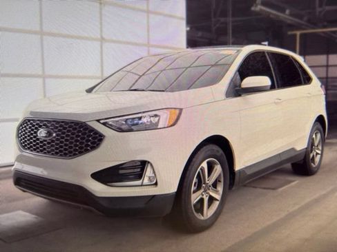 Certified 2024 Ford Edge SEL w/ Convenience Package AWD/4WD image 18