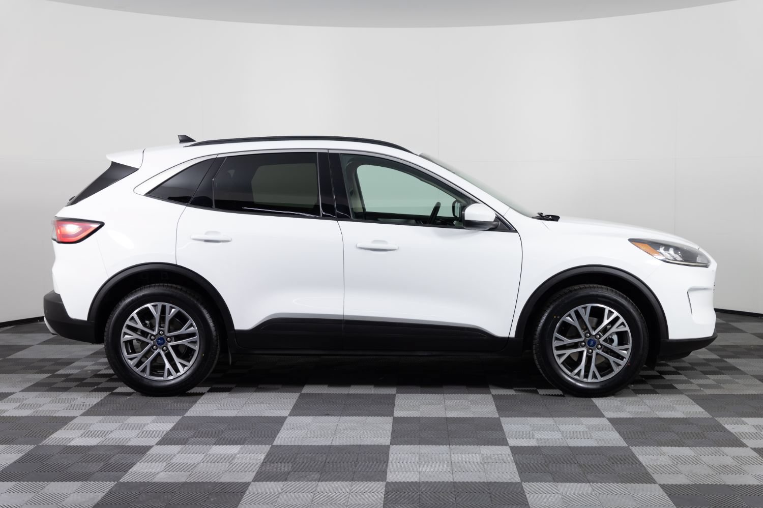Used 2020 Ford Escape SEL AWD/4WD image 9
