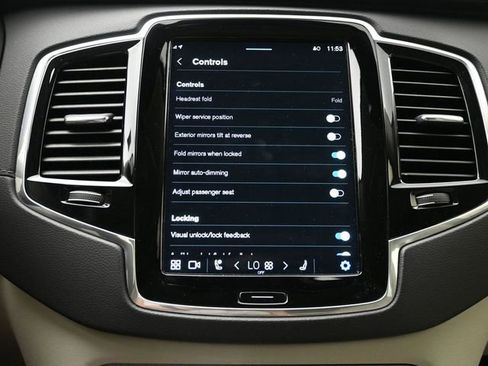 Used 2023 Volvo XC90 B6 Ultimate w/ Lounge Package image 17