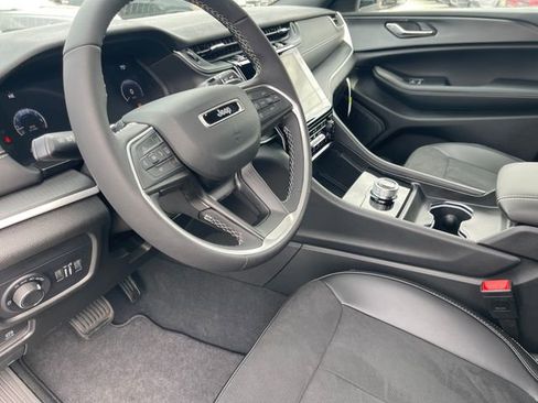 New 2025 Jeep Grand Cherokee L Altitude image 21