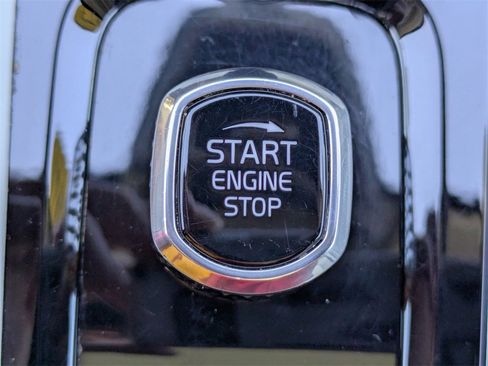 Certified 2023 Volvo XC60 B5 Plus w/ Climate Package image 29