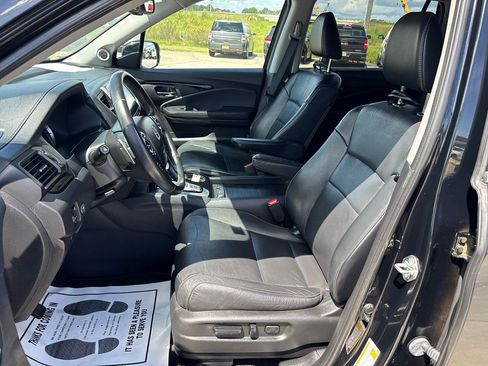 Used 2018 Honda Pilot Touring image 17