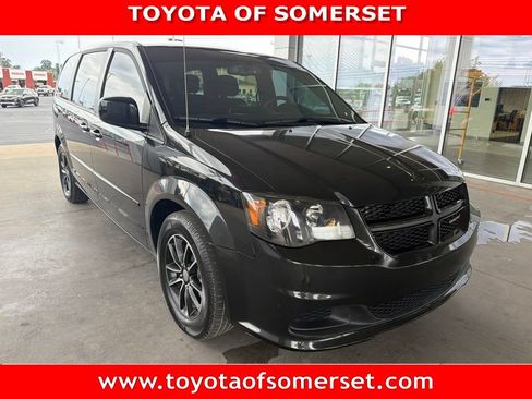 Used 2015 Dodge Grand Caravan SE FWD image 1
