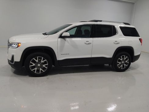 Used 2023 GMC Acadia SLE w/ Driver Convenience Package image 2