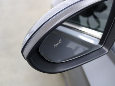 Used 2025 Volkswagen Jetta S image 9