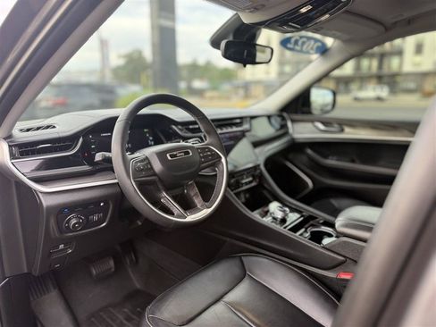 Used 2022 Jeep Grand Cherokee Limited 4xe AWD/4WD image 13