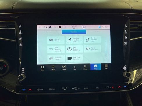 Used 2022 Jeep Wagoneer Series III w/ Premium Group I image 23