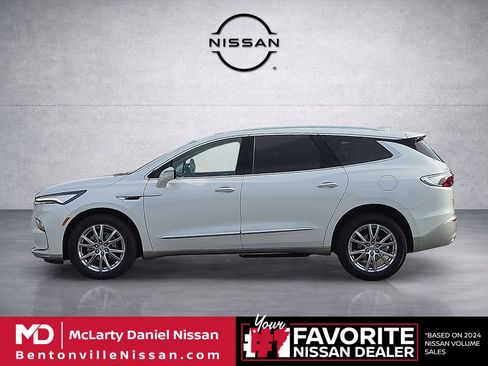 Used 2023 Buick Enclave Premium w/ Experience Buick Package AWD/4WD image 3