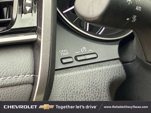 Used 2023 Toyota Camry SE FWD image 25
