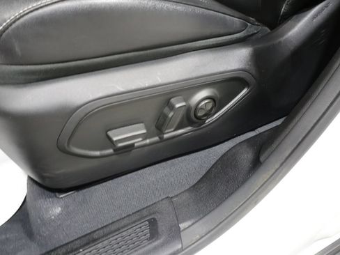 Used 2023 Jeep Grand Cherokee Altitude AWD/4WD image 12