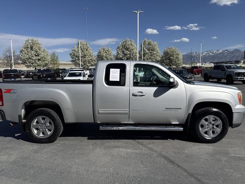 Used 2010 GMC Sierra 1500 SLT w/ Suspension Package, Off-Road image 6