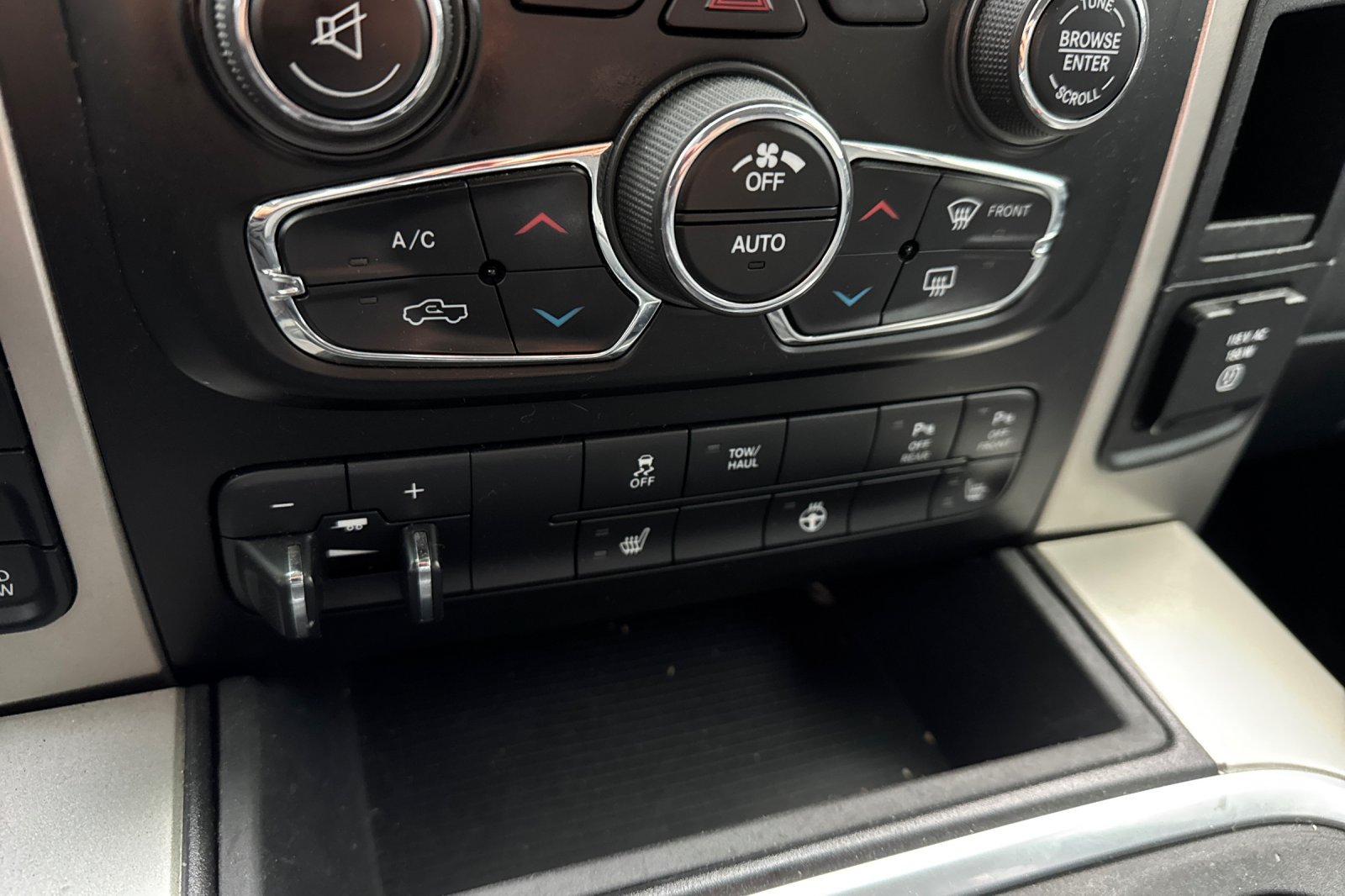 Used 2017 RAM 1500 Big Horn AWD/4WD image 27