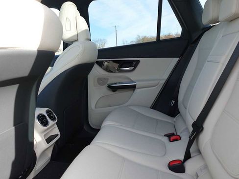 Used 2026 Mercedes-Benz GLC 300 4MATIC image 17