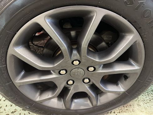 Used 2021 Jeep Grand Cherokee High Altitude AWD/4WD image 36