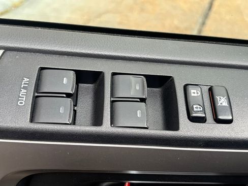 Used 2018 Toyota 4Runner SR5 Premium image 7