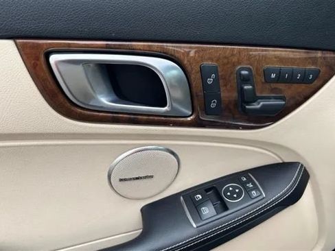 Used 2014 Mercedes-Benz SLK 250 image 25