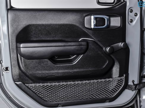 Used 2021 Jeep Wrangler Unlimited Sport image 15