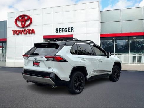 Used 2023 Toyota RAV4 XSE AWD/4WD image 3