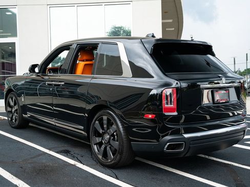Used 2023 Rolls-Royce Cullinan AWD/4WD image 17