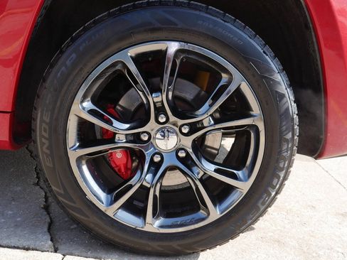 Used 2015 Jeep Grand Cherokee SRT w/ Luxury Group II image 40